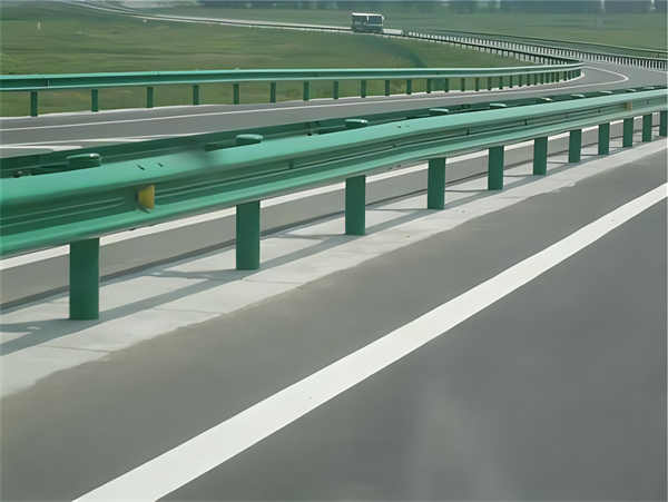 陕西高速护栏板守护安全广泛应用于多个行业